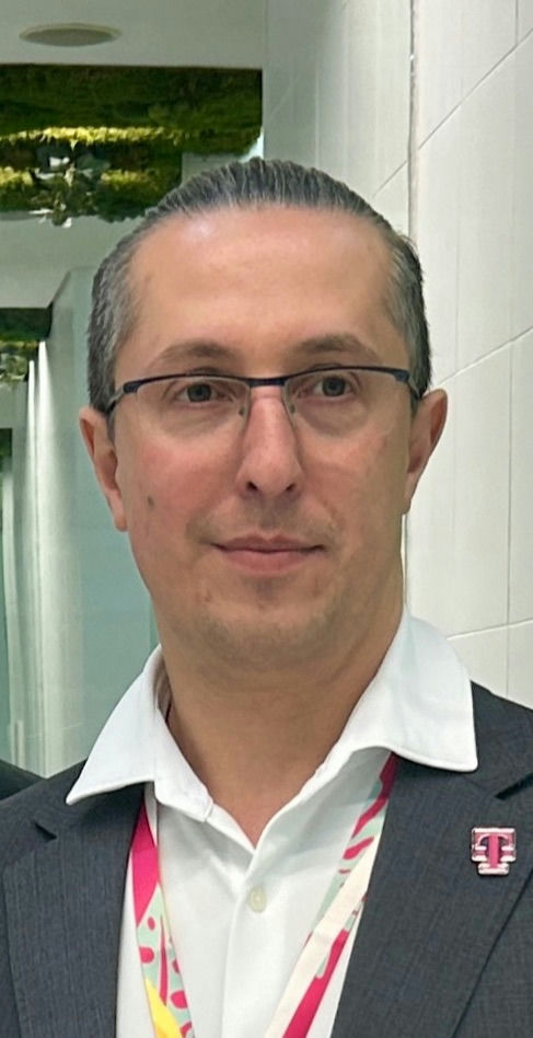 Максим Маматкулов